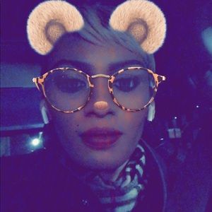 Meet your Posher, Krystal